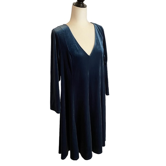 Torrid Dresses & Skirts - Torrid Deep Blue Velvet Mini Dress
